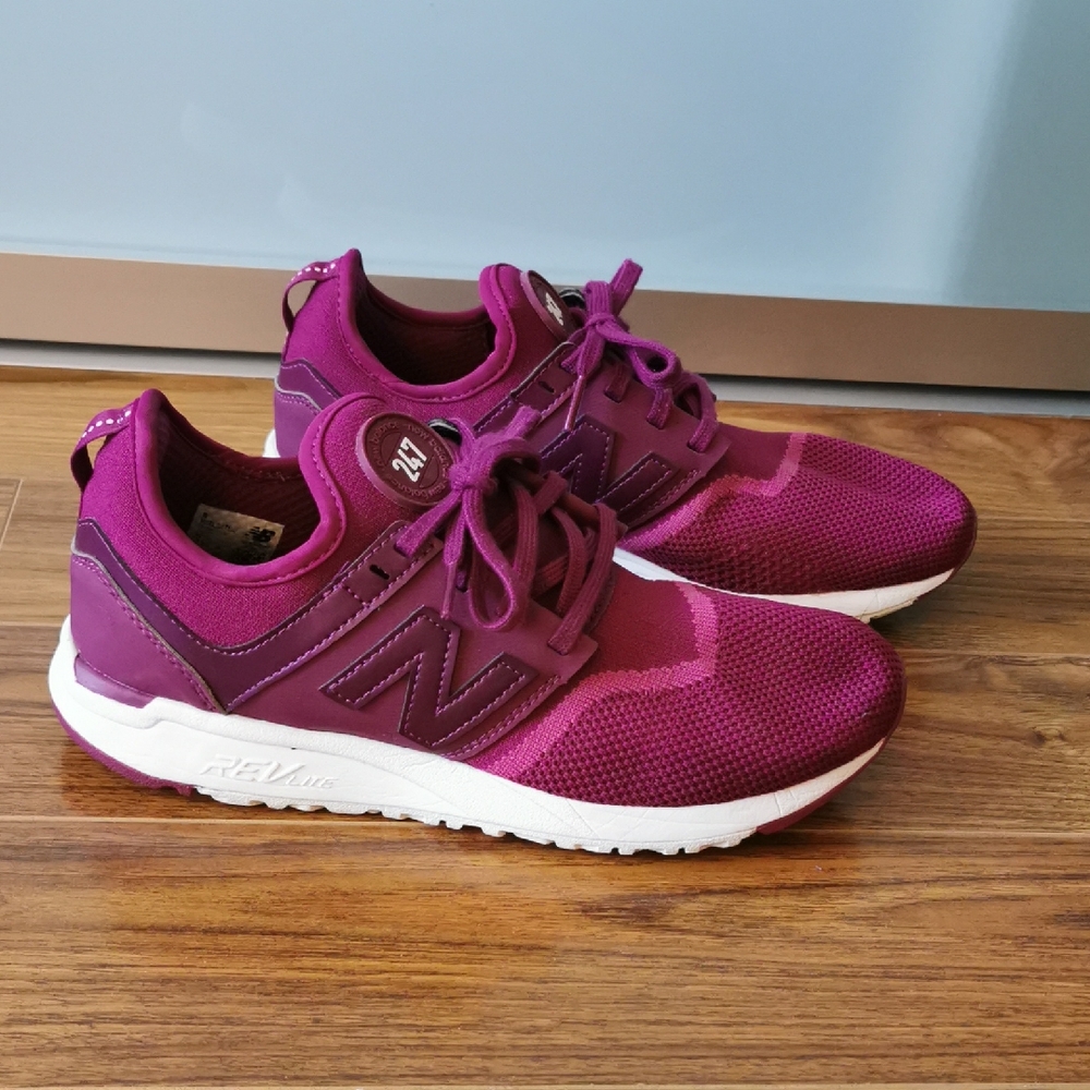 New Balance 247 Women's Fuschia Sneakers, sz 8.5